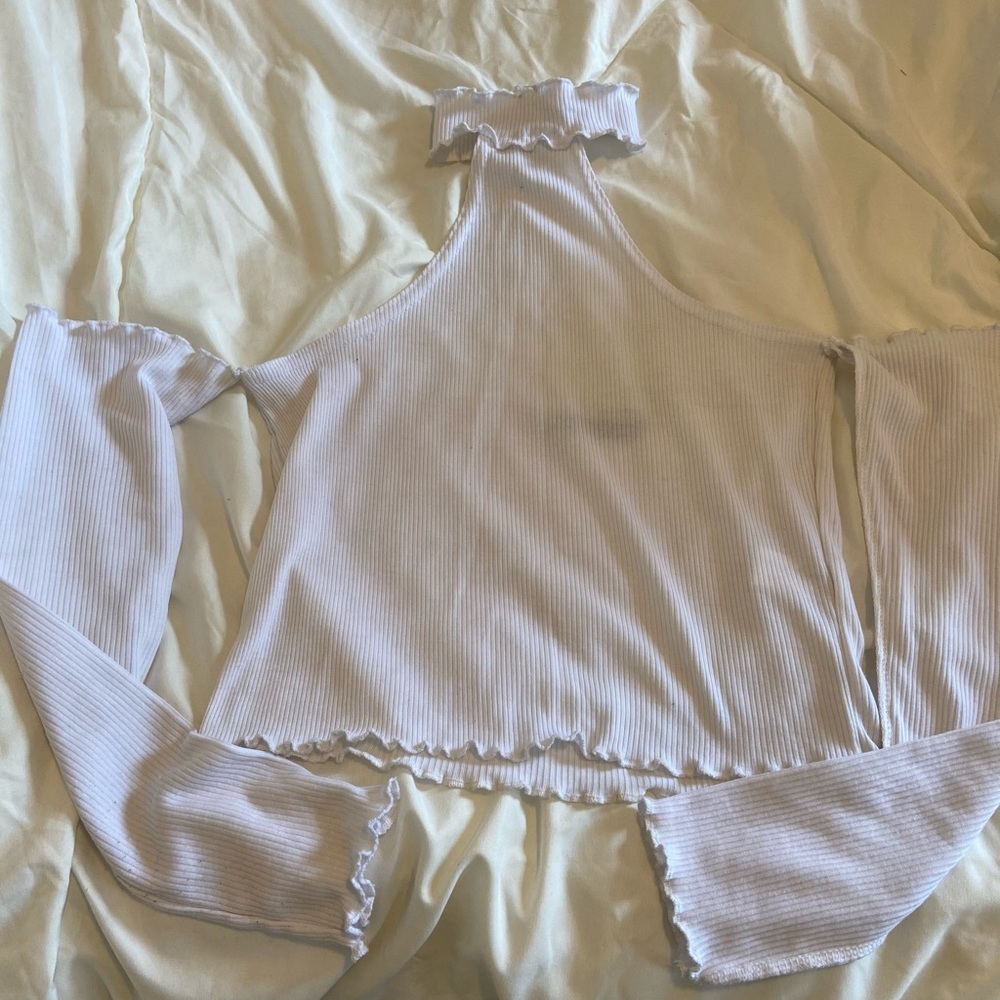 White Crop Top With Button at Neck